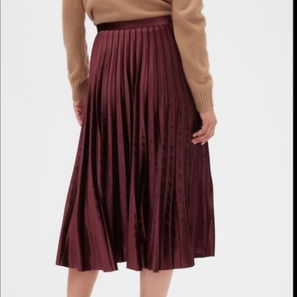 Banana Republic Velvet Skirt - Picture 2 of 6